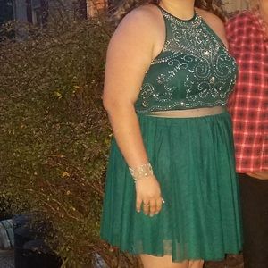 Emerald green formal dress, worn for about 2 hours
